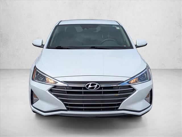 2020 Hyundai Elantra SEL photo 2