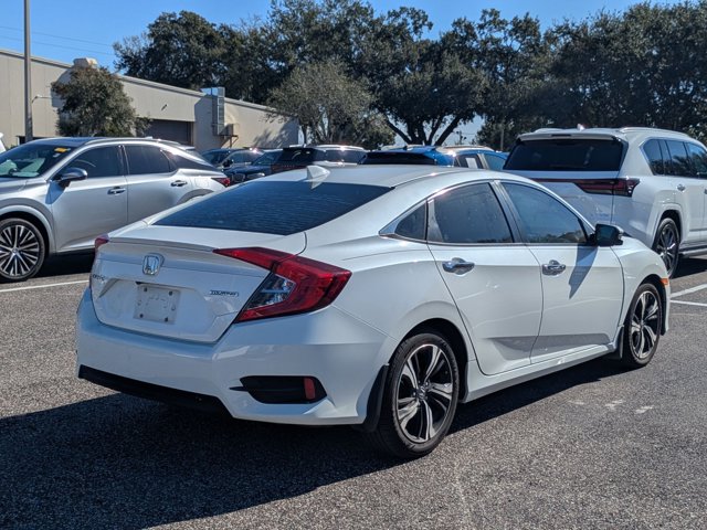 2017 Honda Civic Touring photo 4