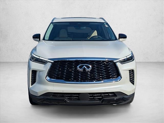 2023 Infiniti QX60 Luxe photo 2