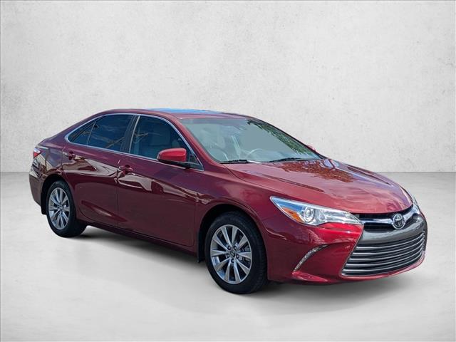 2017 Toyota Camry XLE photo 3