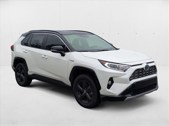 2020 Toyota RAV4 Hybrid XSE photo 3