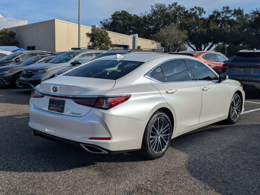 Used 2024 Lexus ES 350 Sedan