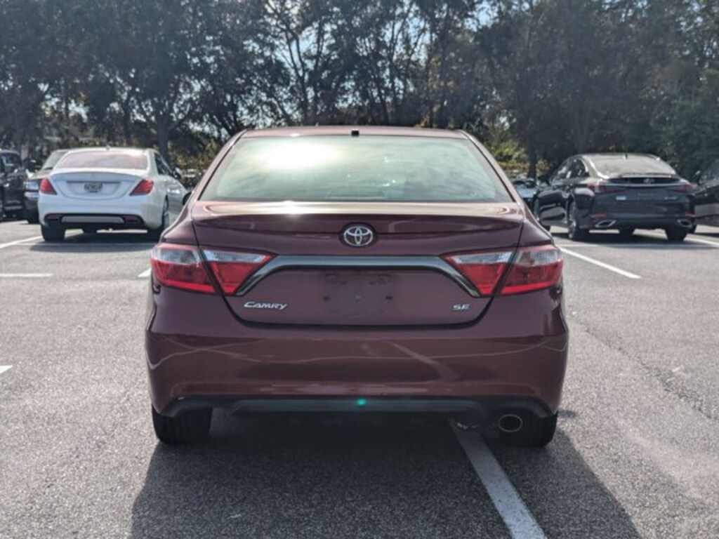 Used 2016 Toyota Camry SE Sedan