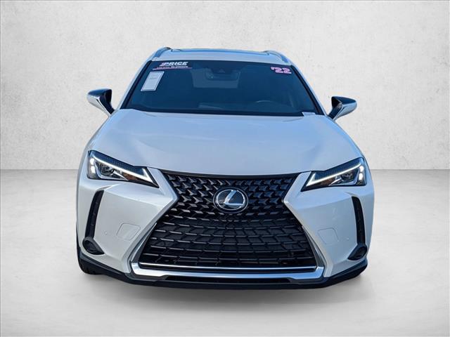 2022 Lexus UX 200 photo 2