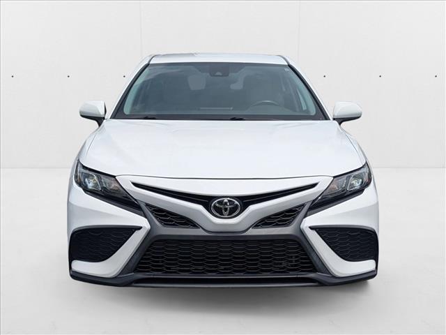 2021 Toyota Camry SE photo 2