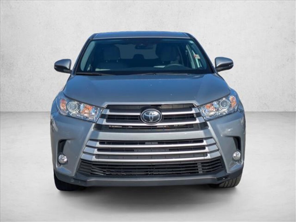 Used 2019 Toyota Highlander LE Plus V6 SUV