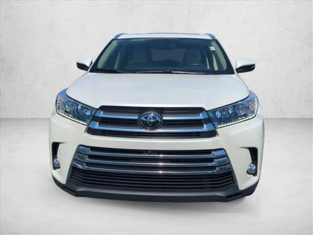 Used 2017 Toyota Highlander Limited Platinum V6 SUV