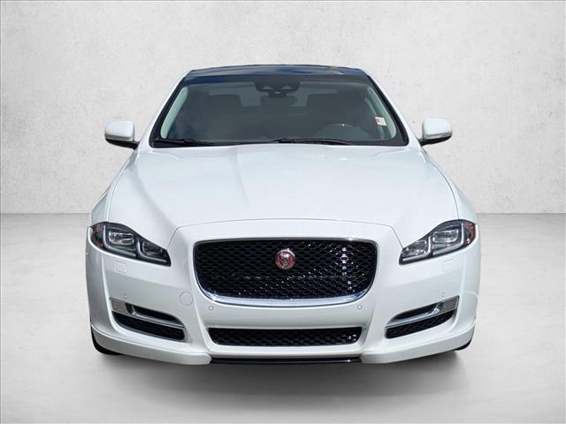 2019 Jaguar XJ R-Sport photo 2