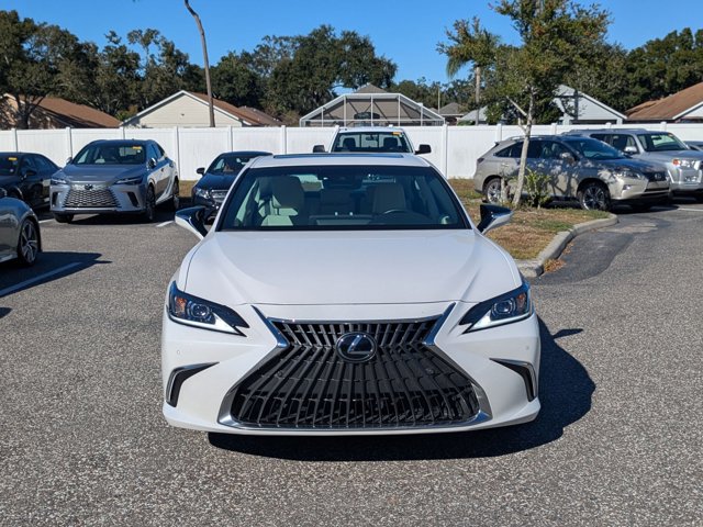2025 Lexus ES 300h Base photo 2