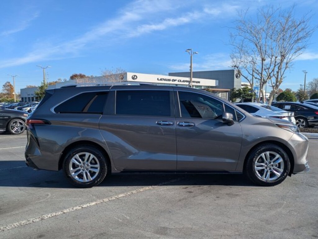 Used 2023 Toyota Sienna Limited 7 Passenger Van Passenger Van