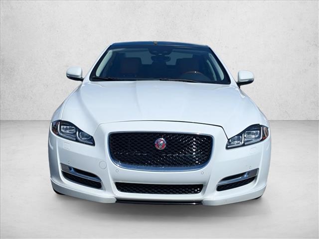2019 Jaguar XJ R-Sport photo 2