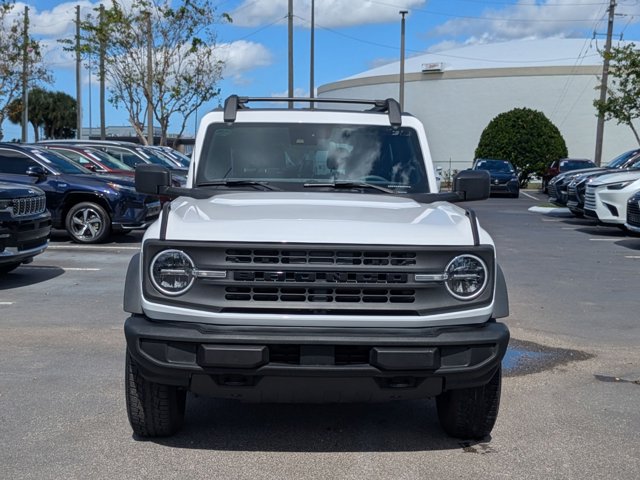 2021 Ford Bronco Base photo 2