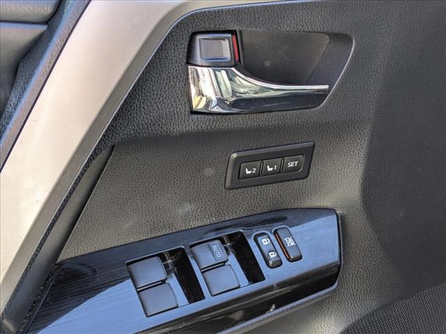 2017 Toyota RAV4 Hybrid Limited photo 4