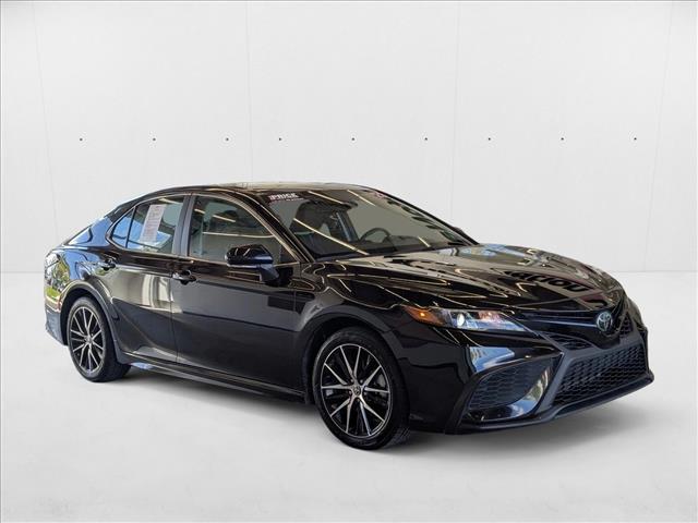 2023 Toyota Camry SE photo 3