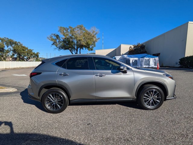 2025 Lexus NX 250 Premium photo 4