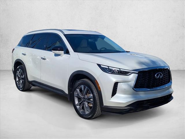 2023 Infiniti QX60 Luxe photo 3