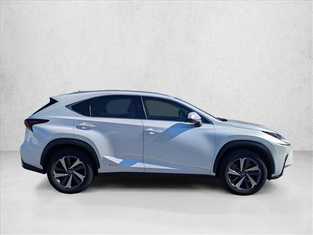 2019 Lexus NX 300h Luxury photo 4
