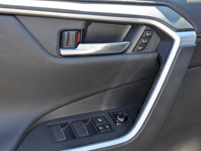 2021 Toyota RAV4 Prime XSE photo 4