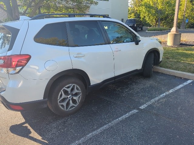 2020 Subaru Forester Premium Base photo 2