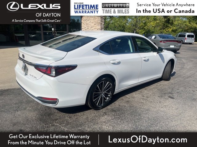 2022 Lexus ES 250 Luxury photo 3