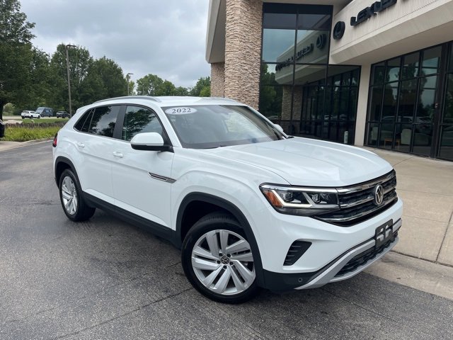 Used 2022 Volkswagen Atlas Cross Sport SE w/Tech with VIN 1V2HE2CA8NC221807 for sale in Centerville, OH