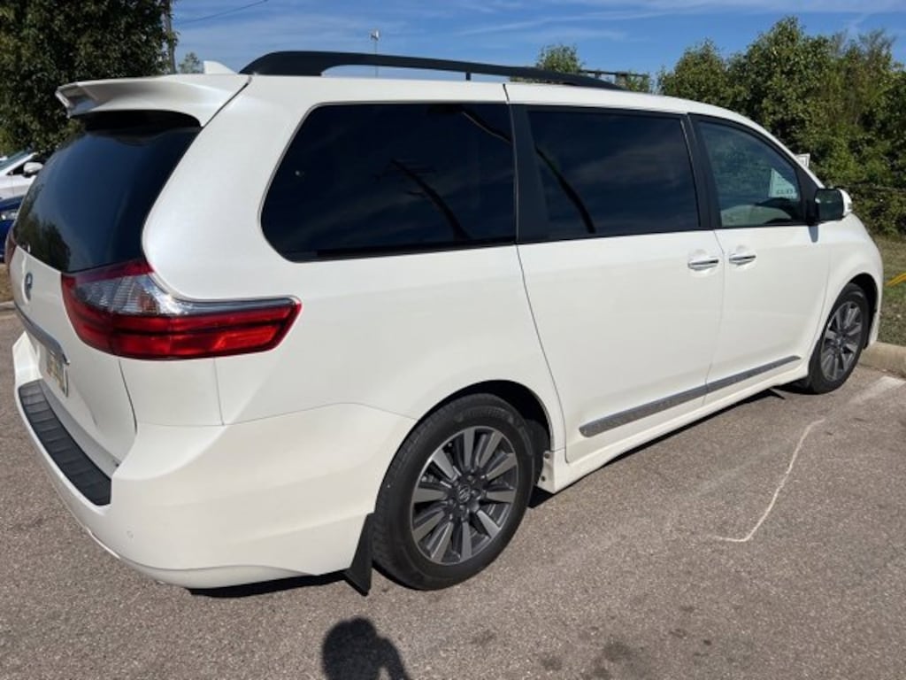 Used 2020 Toyota Sienna  Van
