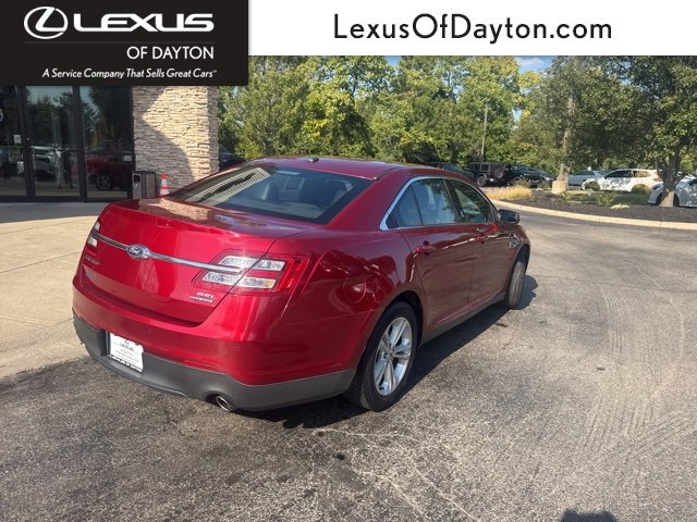2016 Ford Taurus SEL photo 3