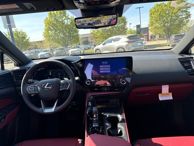 2025 Lexus NX 350 - Photo 23