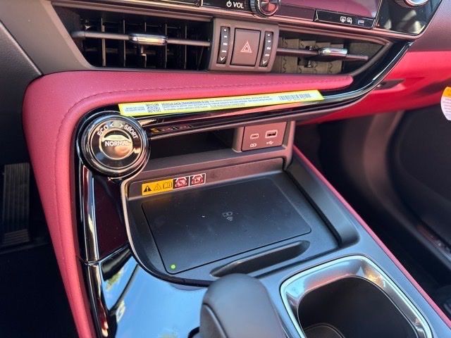 2025 Lexus NX - Photo 33