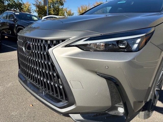 2025 Lexus NX - Photo 18