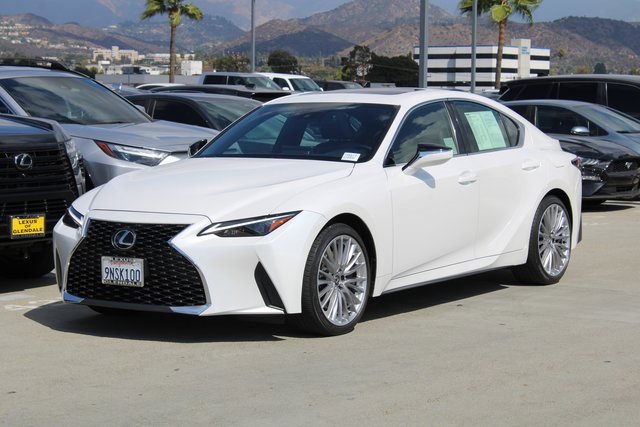 2024 Lexus IS 300 photo 3