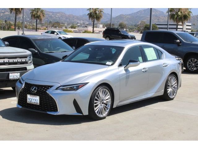 2023 LEXUS IS 300 photo 3