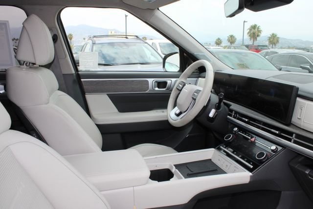 2025 Hyundai Santa Fe Hybrid Limited photo 5