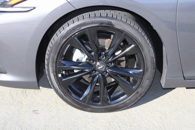 2024 Lexus ES 300h F SPORT Handling photo 4