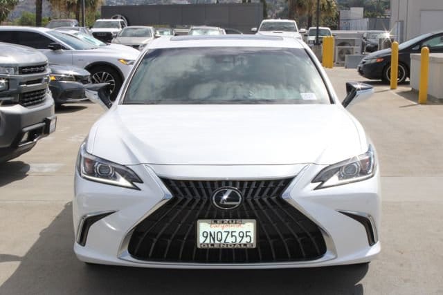 2024 LEXUS ES 300h Base photo 2