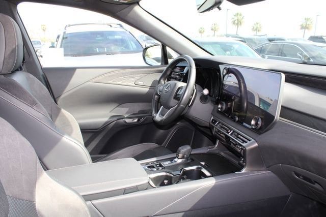 2024 LEXUS RX 450h+ Luxury photo 5