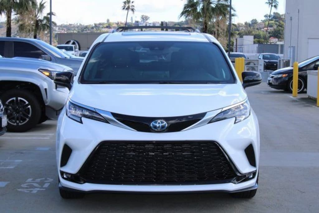 Used 2023 Toyota Sienna XSE 7 Passenger Van Passenger Van