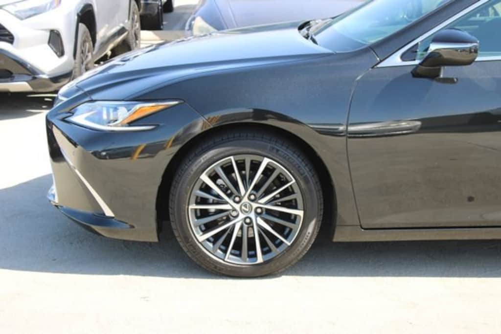 Certified 2025 Lexus ES 350 Base Sedan