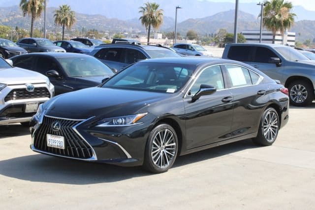 2025 LEXUS ES 300h Base photo 3