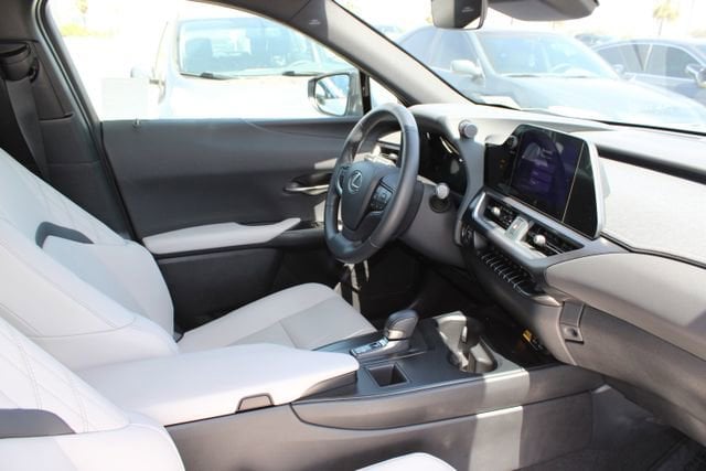 2025 LEXUS UX 300h photo 5