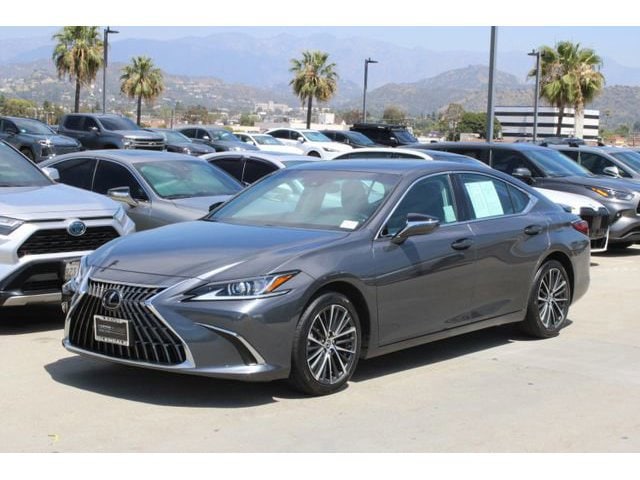 2023 LEXUS ES 300h photo 3