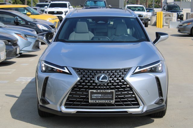 2025 Lexus UX photo 2