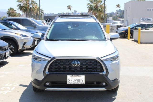 2022 Toyota Corolla Cross XLE photo 2