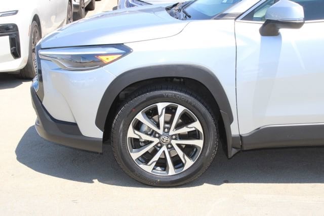 2022 Toyota Corolla Cross XLE photo 4