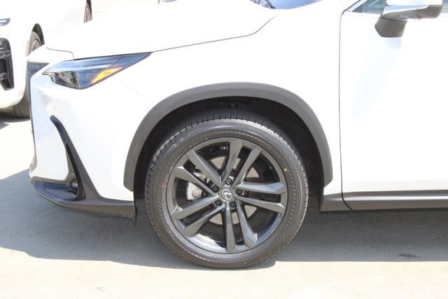 2024 LEXUS NX 450h+ Luxury photo 4