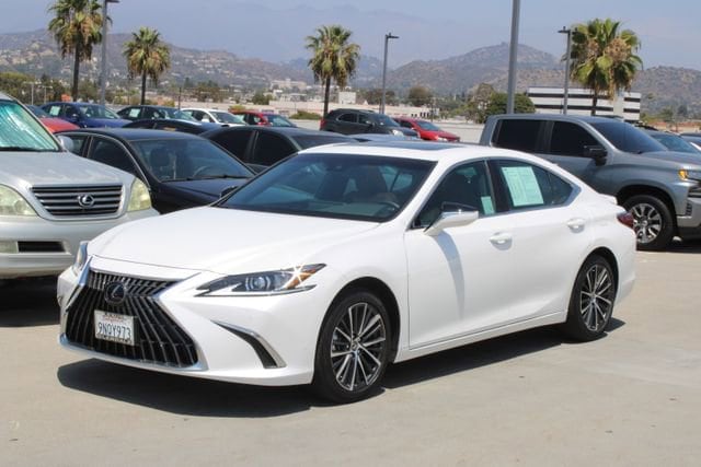 2024 Lexus ES 300h Base photo 3
