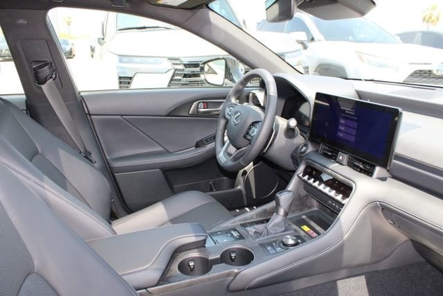2026 LEXUS IS 350 F SPORT Design photo 5