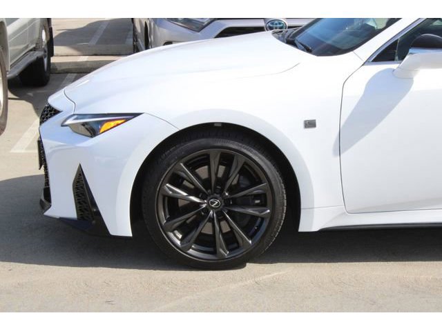 2024 LEXUS IS 300 photo 4