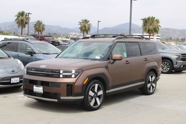 2025 Hyundai Santa Fe Hybrid Limited photo 3