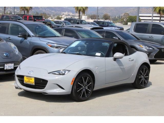 2025 Mazda MX-5 Miata Grand Touring photo 3